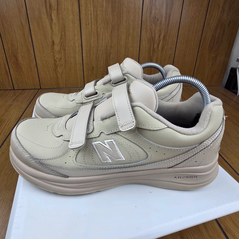New Balance 577 Bone Beige Leather Walking Shoes Hook Loop MW577VB Mens 10 D - Picture 2 of 16